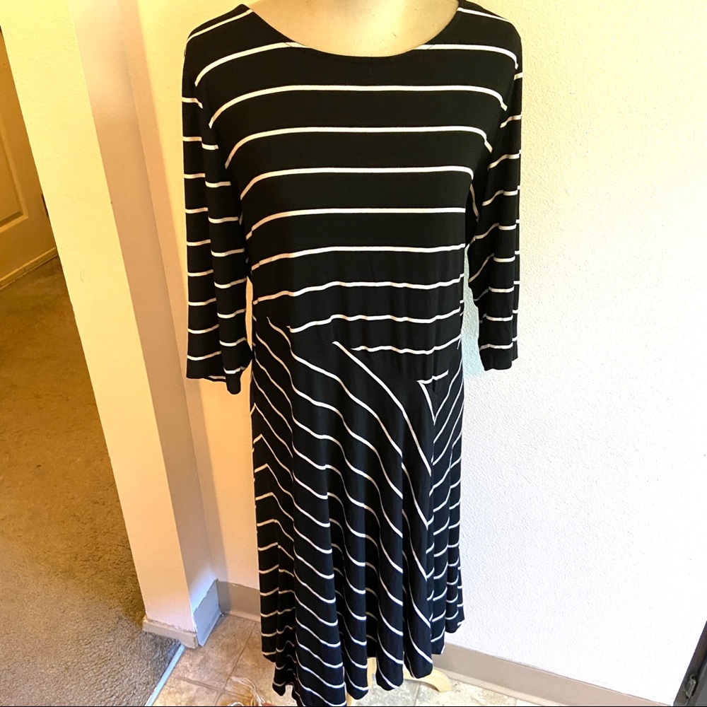 Karen Kane knit dress black white stripe sz 1X stretch fabric good condition